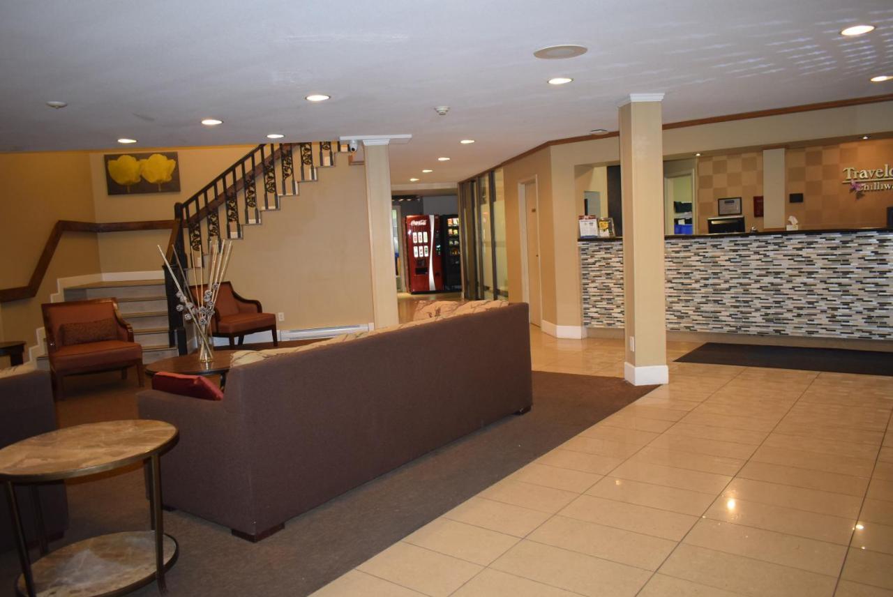 Travelodge Hotel By Wyndham Chilliwack Exterior photo