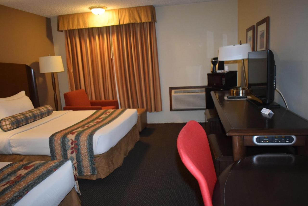 Travelodge Hotel By Wyndham Chilliwack Exterior photo