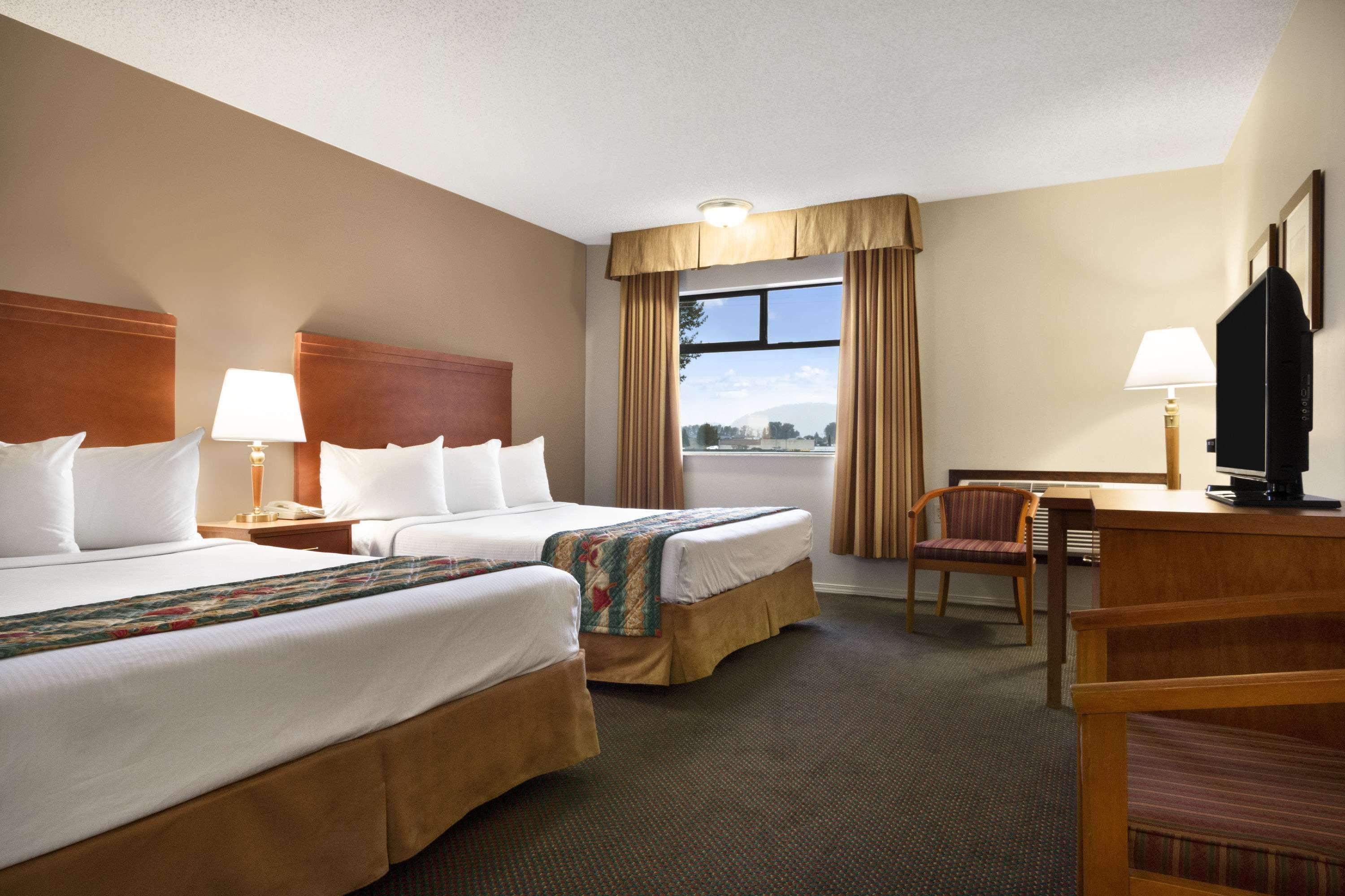Travelodge Hotel By Wyndham Chilliwack Exterior photo