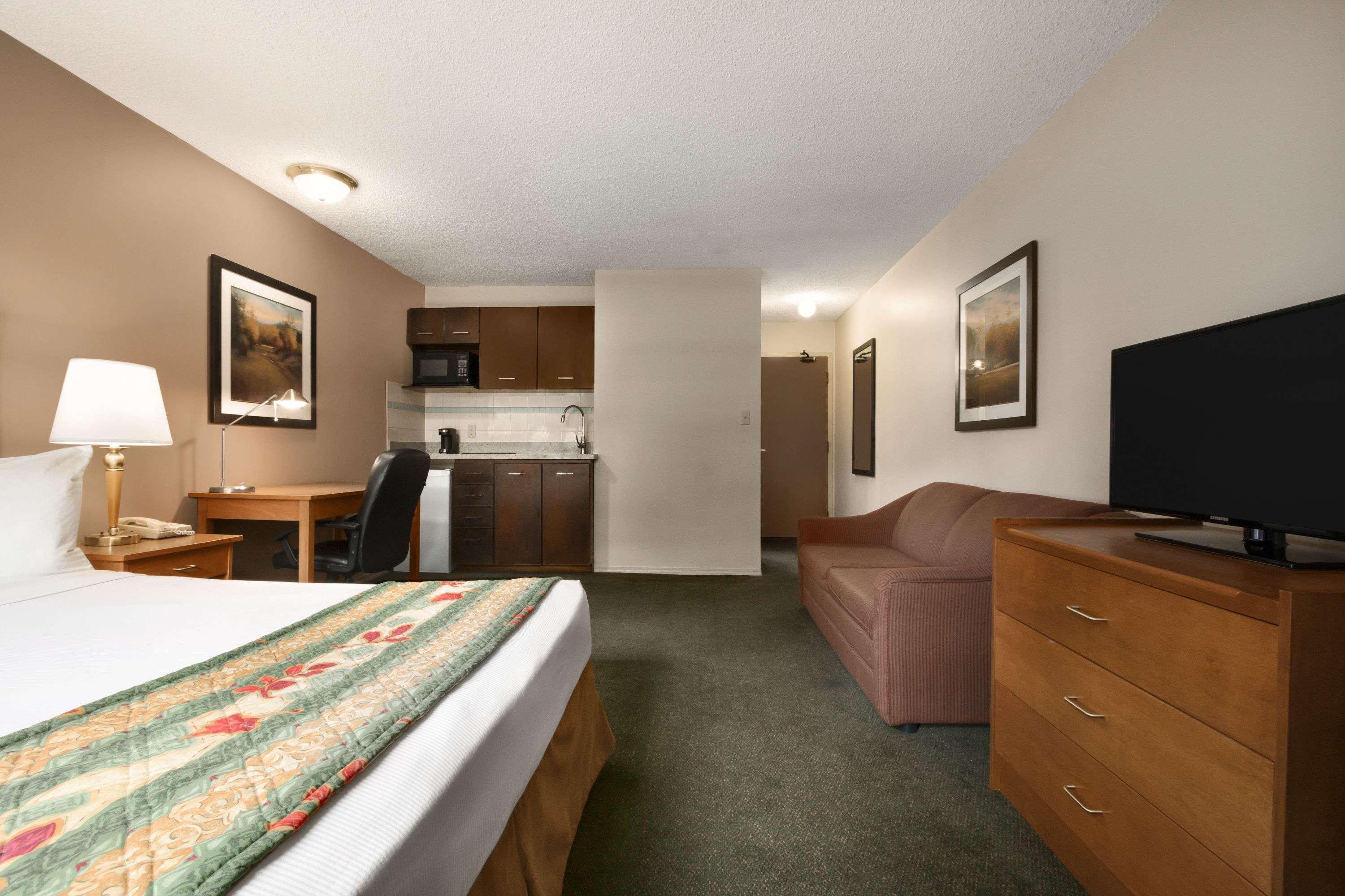 Travelodge Hotel By Wyndham Chilliwack Exterior photo