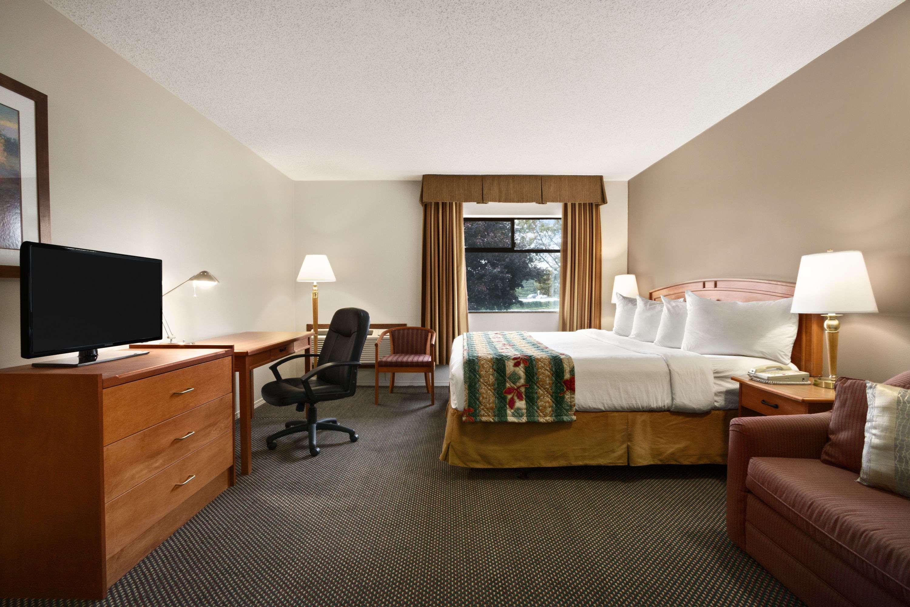 Travelodge Hotel By Wyndham Chilliwack Exterior photo