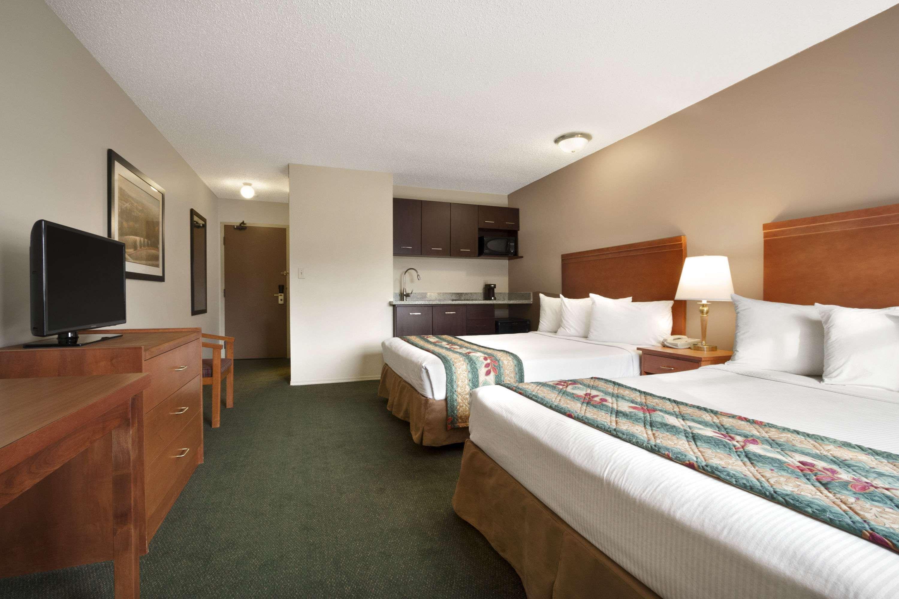 Travelodge Hotel By Wyndham Chilliwack Exterior photo